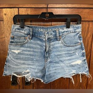 American Eagle “90s Boyfriend” Jean Shorts Size 2